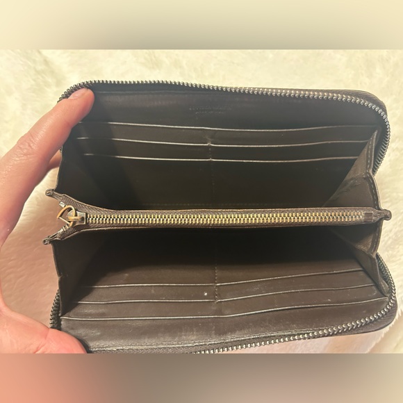 Authentic Bottega Vaneta Nappa Intrecciato Zip Around Wallet - Picture 10 of 13